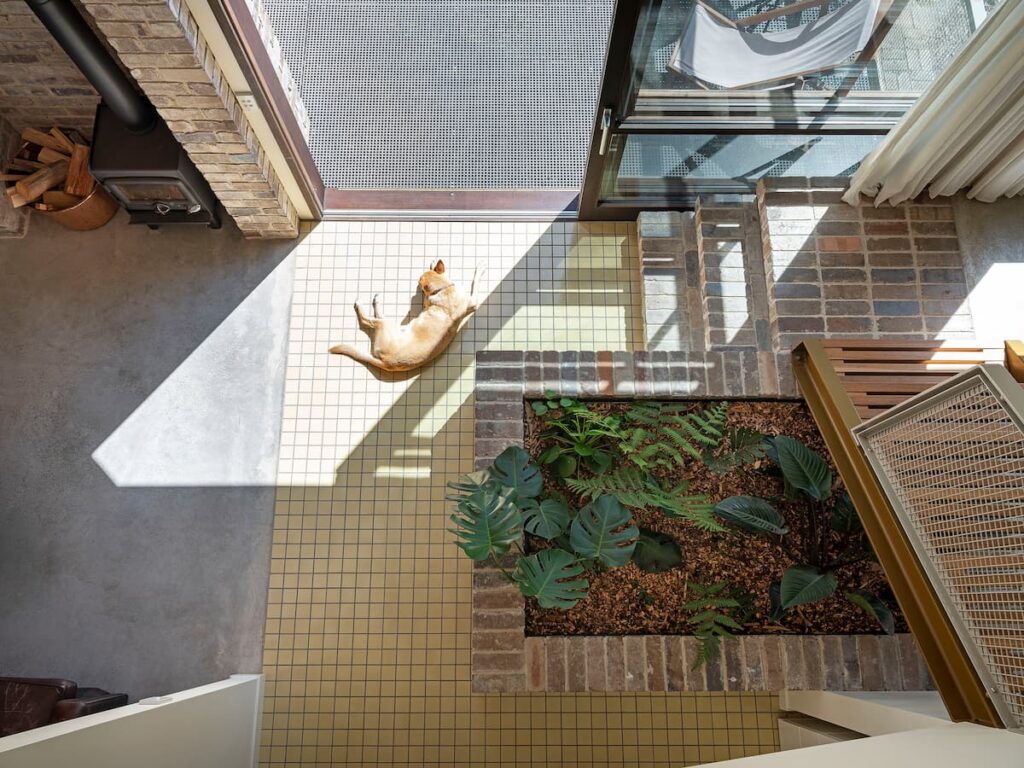 green magazine issue 82 - Cause and Effect Photographer: Tom Ferguson