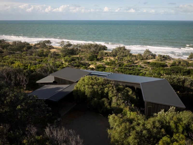 green magazine 102 - coastal cloister Photography: Toby Scott
