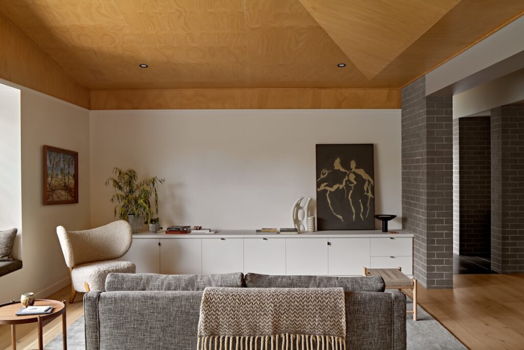 green magazine issue 103 - Hide and Peak. (Photos by Jack Lovell).