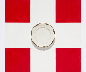 John Nixon Red and White Cross with Plate 1992 enamel and acrylic paint and ceramic plate on Masonite 61 x 61 cm Courtesy of the Estate of John Nixon and Anna Schwartz Gallery, Melbourne