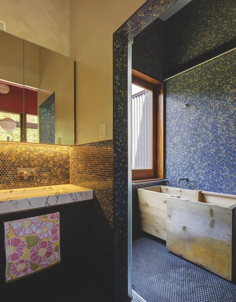 Bathroom with Japanese-style timber bath at Cascading Effect, photographed by Brett Boardman.
