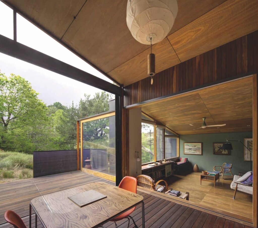 Sunken living space with level change in Cascading Effect house, photographed by Brett Boardman.