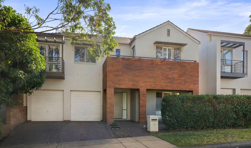 16 Thompson Avenue