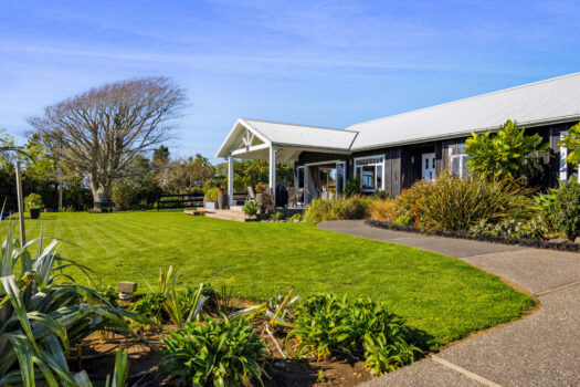 Rustic Country Flair on City Fringe