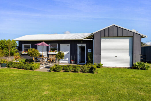 Rustic Country Flair on City Fringe