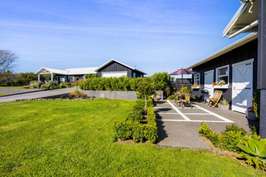 Rustic Country Flair on City Fringe