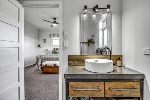 Rustic Country Flair on City Fringe