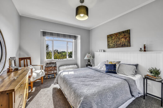 Rustic Country Flair on City Fringe