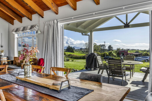 Rustic Country Flair on City Fringe