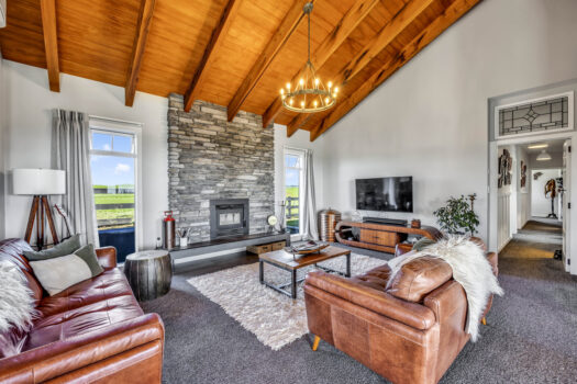 Rustic Country Flair on City Fringe