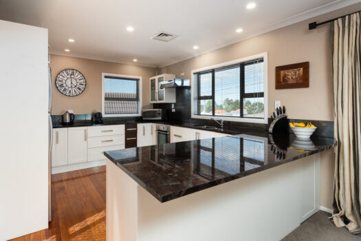 Home PLUS Pool House on 918m2