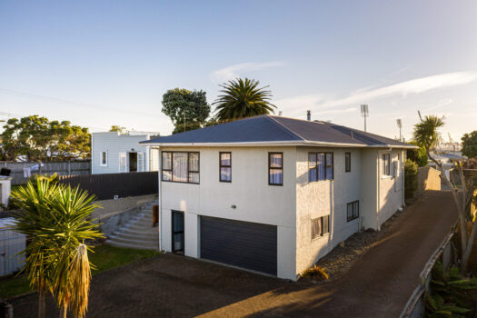 Central Mount Family Living