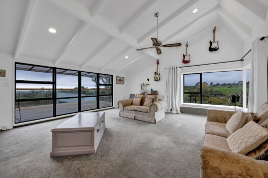 Spectacular Views on Oakura Fringe