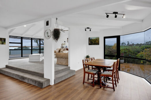 Spectacular Views on Oakura Fringe