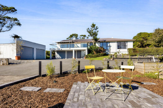 Spectacular Views on Oakura Fringe