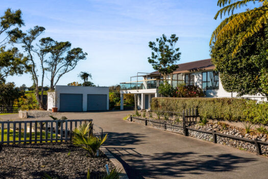 Spectacular Views on Oakura Fringe