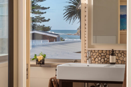 Luxury Downtown Mount Retreat