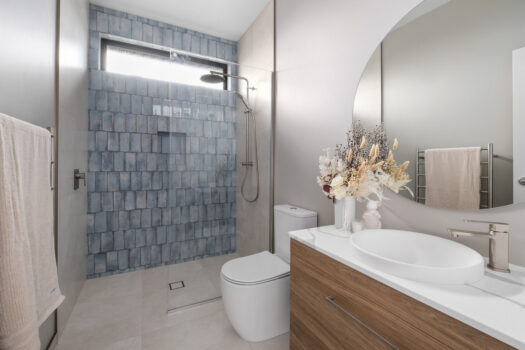 AUCTION THIS THURSDAY @ 4pm