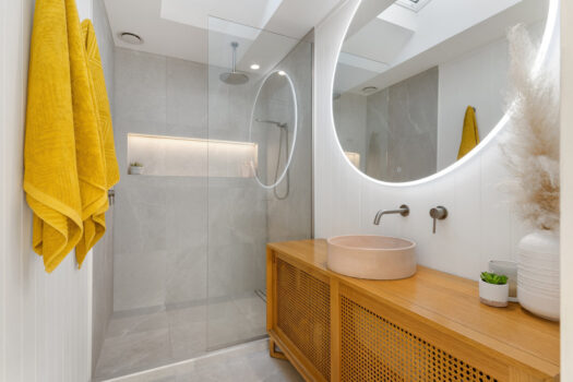 Motivated Vendors Relocating