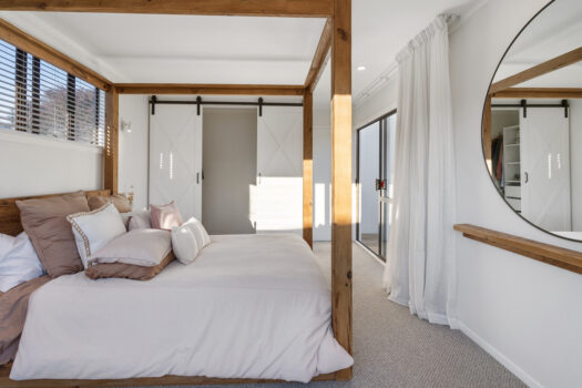 Motivated Vendors Relocating