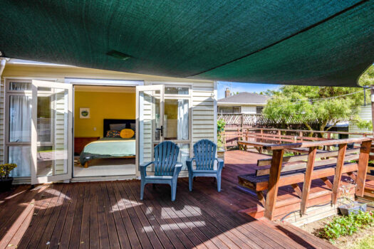 VENDORS RELOCATING – BRING AN OFFER