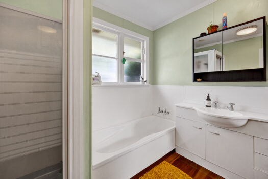 VENDORS RELOCATING – BRING AN OFFER