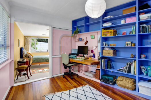 VENDORS RELOCATING – BRING AN OFFER