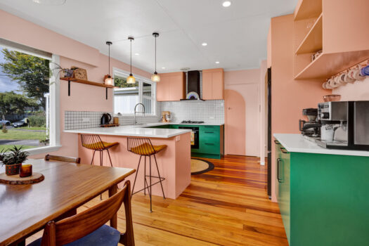 VENDORS RELOCATING – BRING AN OFFER