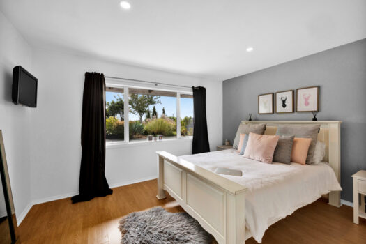 Spectacular Views – Family Home on Oakura Fringe