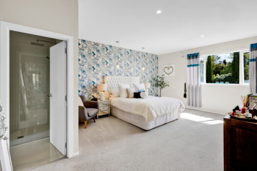 Spectacular Views – Family Home on Oakura Fringe