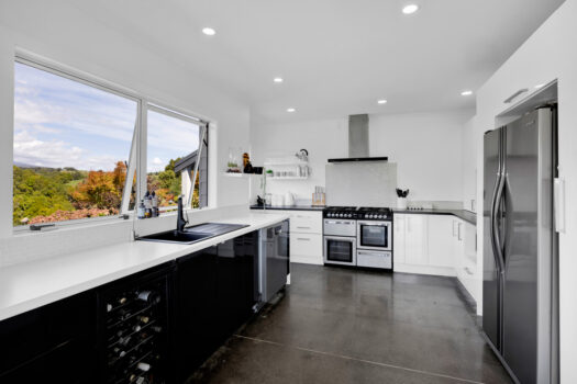 Spectacular Views – Family Home on Oakura Fringe