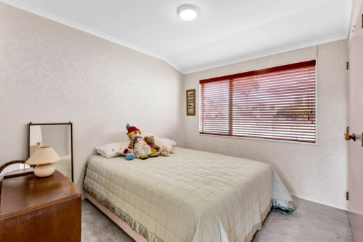 Spacious unit in prime location