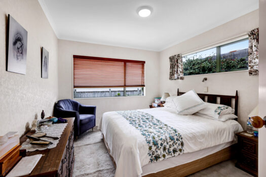 Spacious unit in prime location