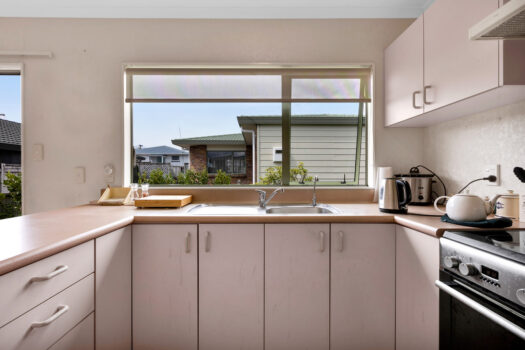 Spacious unit in prime location