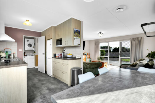 Lifestyle entry in popular Oakura