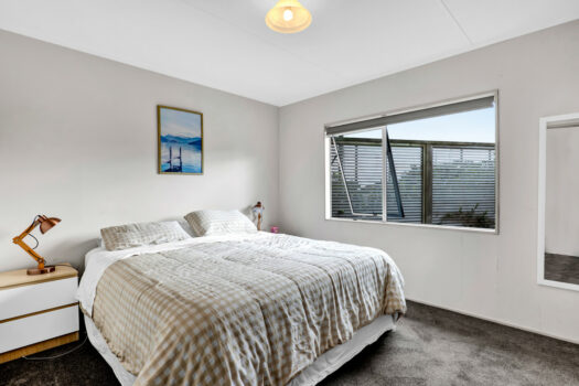 Lifestyle entry in popular Oakura