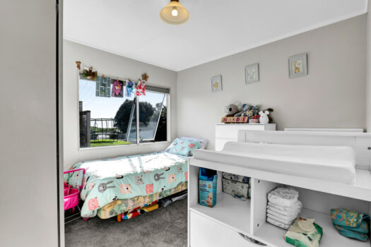 Lifestyle entry in popular Oakura