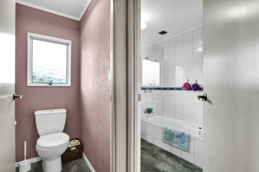 Lifestyle entry in popular Oakura