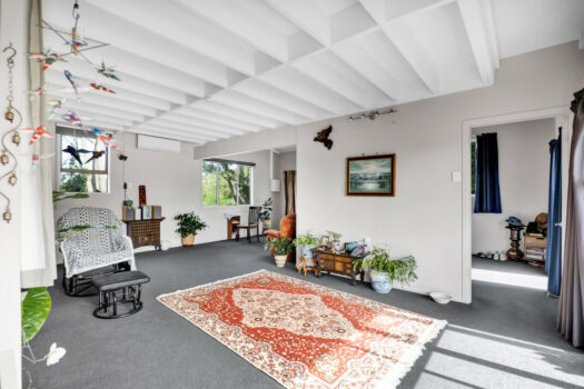 Lifestyle entry in popular Oakura