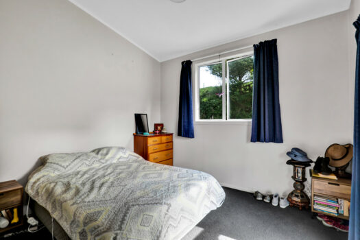 Lifestyle entry in popular Oakura