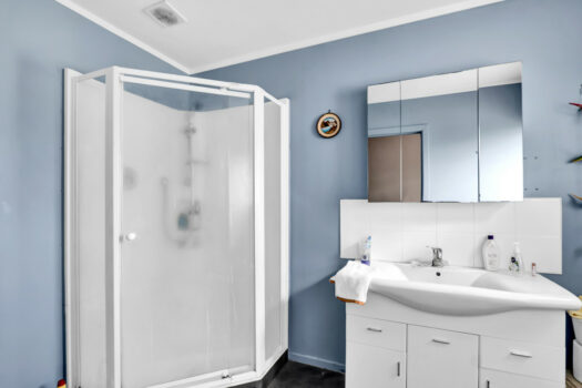 Lifestyle entry in popular Oakura