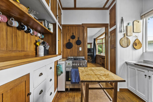 Cute & Cosy in a Great Location!