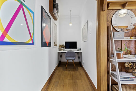 Cute & Cosy in a Great Location!