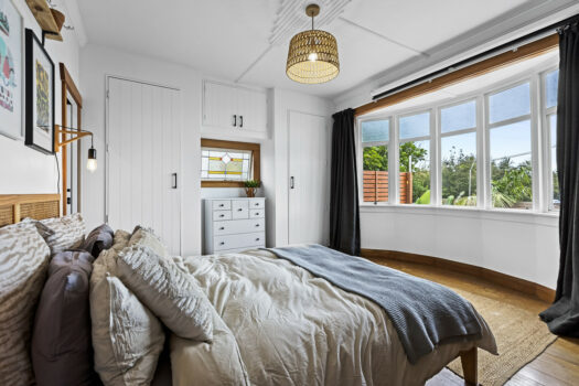 Cute & Cosy in a Great Location!