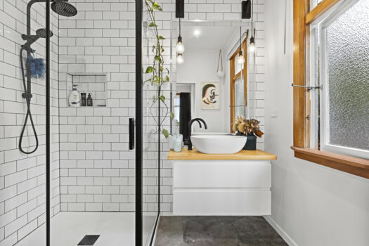 Cute & Cosy in a Great Location!