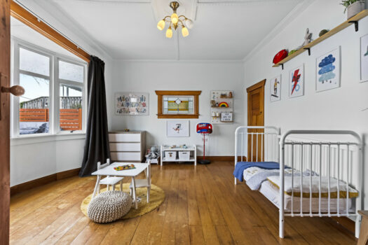 Cute & Cosy in a Great Location!