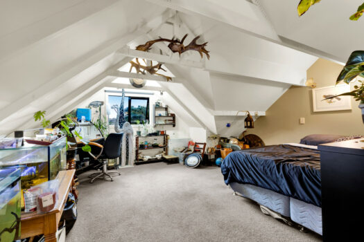 Lock up and leave in prime location!