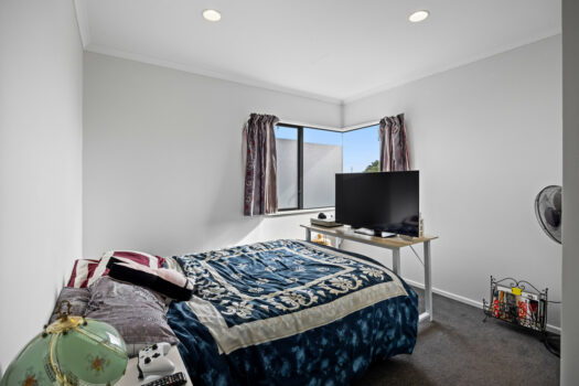 PRICE REDUCED – XL Family Home, Amazing Views!