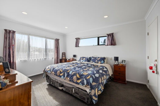 PRICE REDUCED – XL Family Home, Amazing Views!