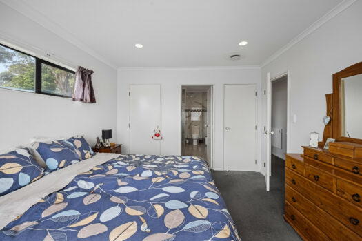 PRICE REDUCED – XL Family Home, Amazing Views!